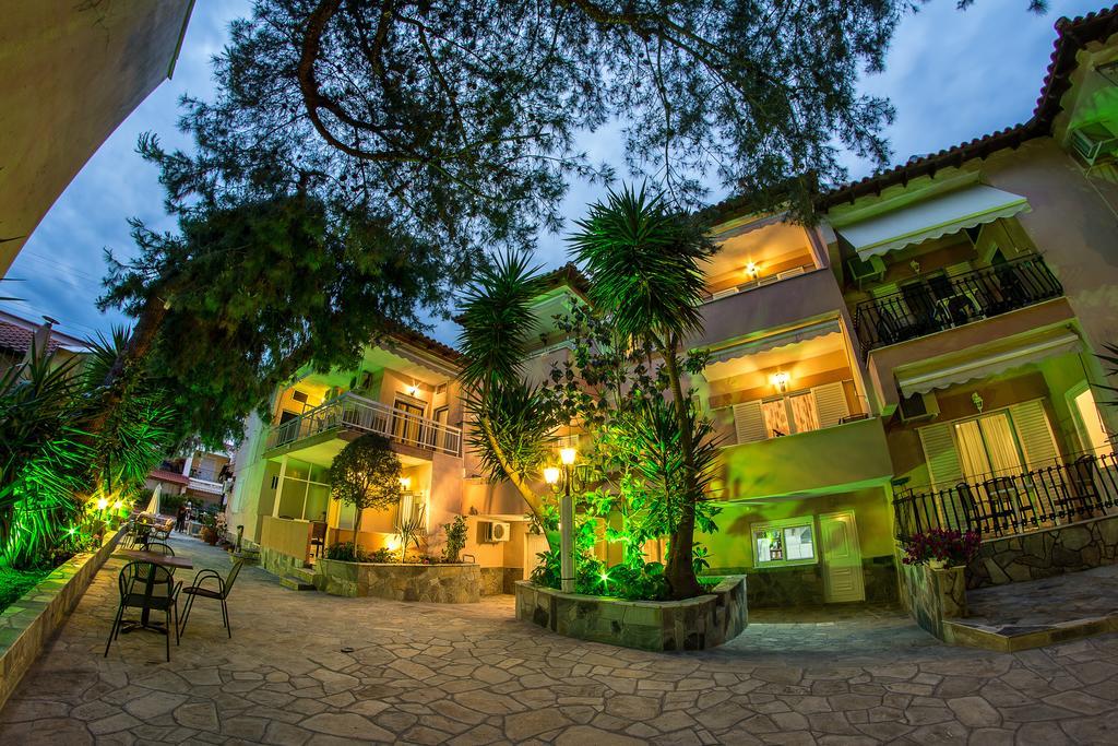 Jolandas House Toroni Esterno foto